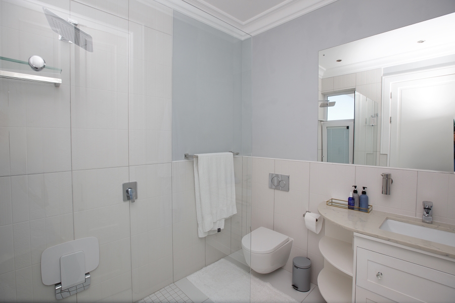 7 Bedroom Property for Sale in Cairnside Western Cape
